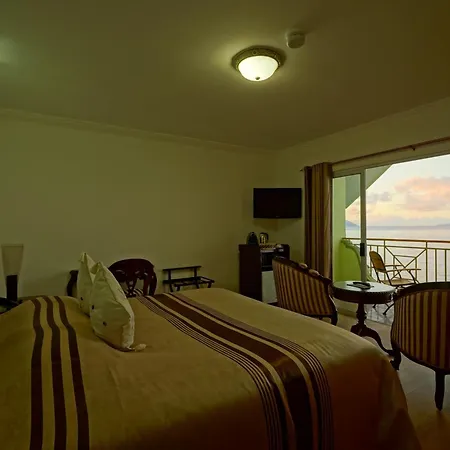 Treasure Cove Hotel & Restaurant