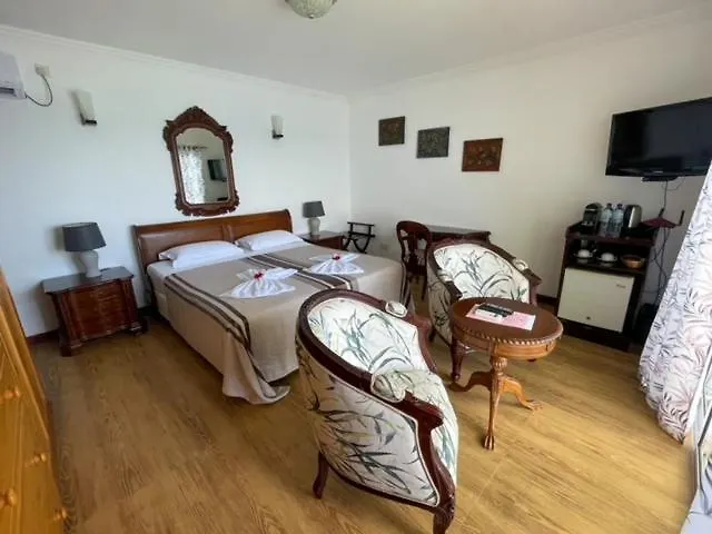 Hotel Treasure Cove & Restaurant 3*
