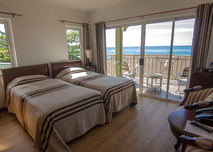 Treasure Cove & Restaurant Hotel 3*