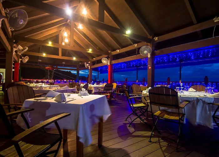 Hotel Treasure Cove & Restaurant