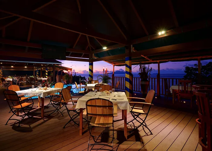 Treasure Cove & Restaurant Hotel 3*