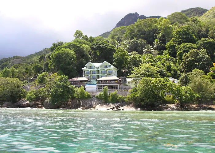 Treasure Cove & Restaurant Hotel
