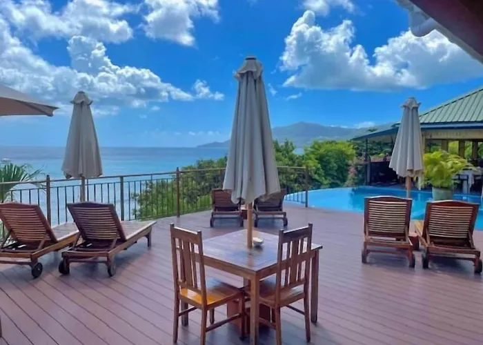 Hotel Treasure Cove & Restaurant