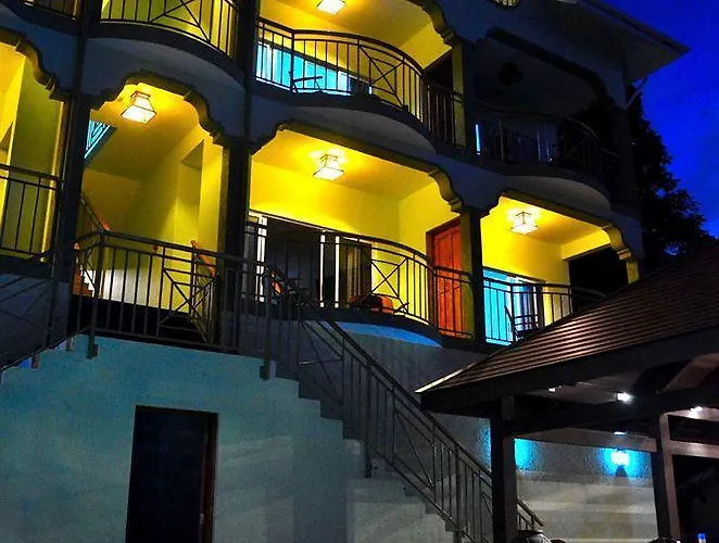 Treasure Cove & Restaurant Hotel 3*