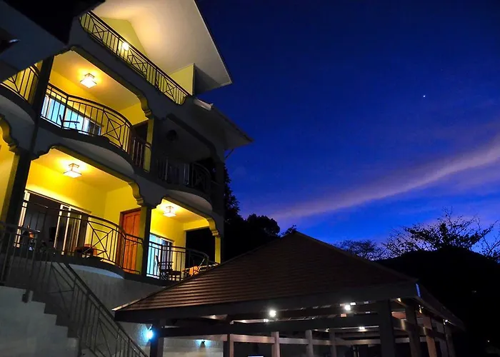 Hotel Treasure Cove & Restaurant